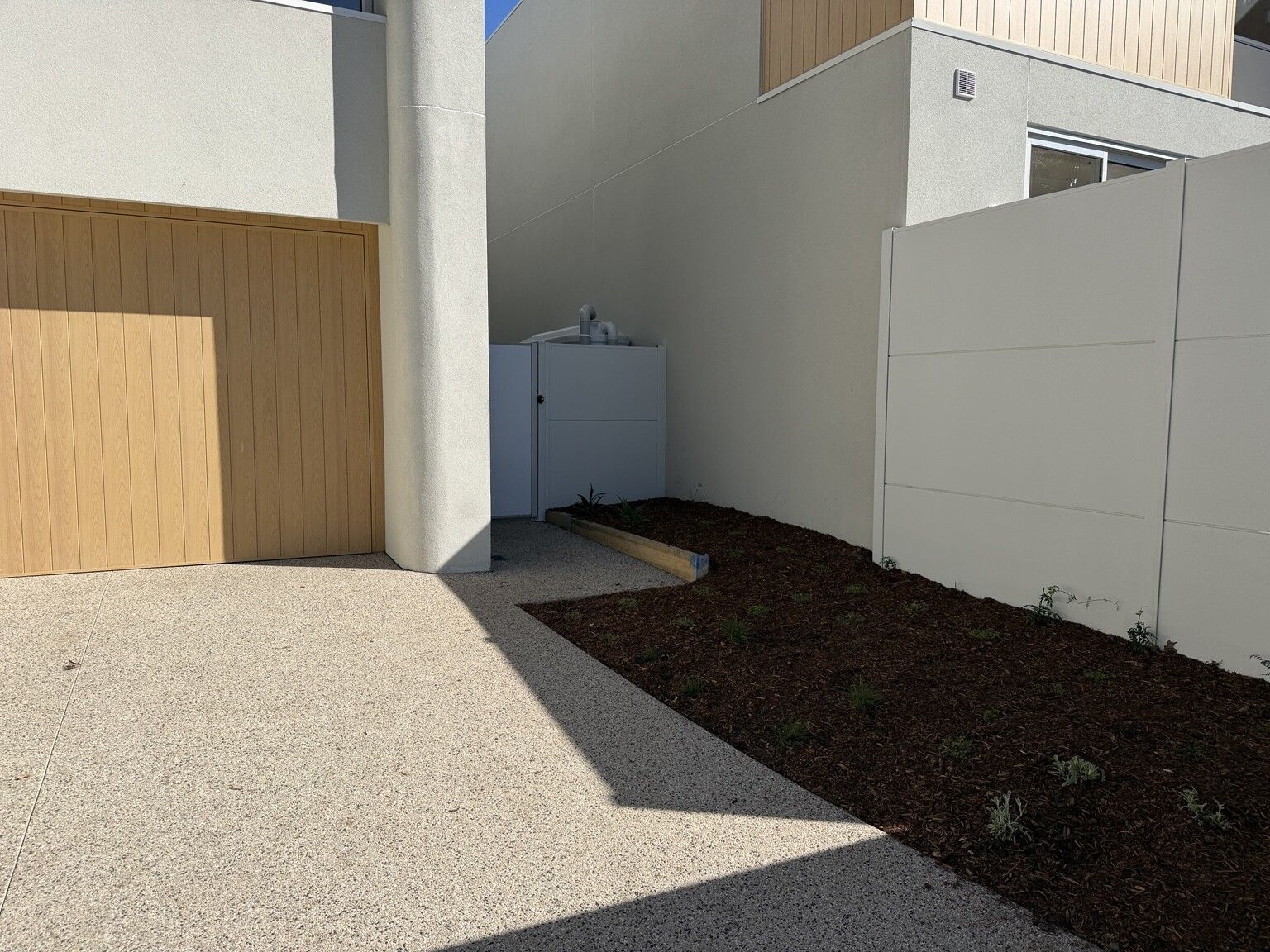 Brighton project: TrendWall and EstateWall with trendwall and estatewall, integrated trendwall retaining, express joining profiles. Photo 13 of 15.